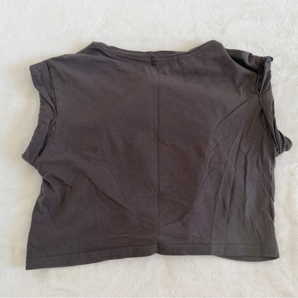 Micas Size Small “Good Times” Gray, Cropped Graphic T-shirt.  Fixed knot front - Picture 6 of 8